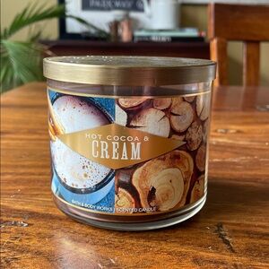 New!!! Hot Cocoa & Cream 3-Wick Candle BBW Bath and Body Works